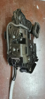 Škoda Octavia III – centrální zamykání LP dveře