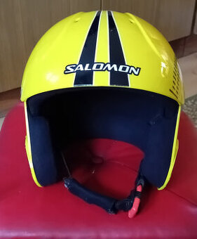 Lyžařská helma Salomon