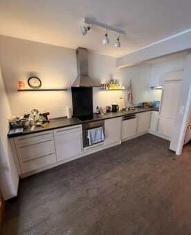 Moderní bílá vestavěná linka se spotřebiči,6197