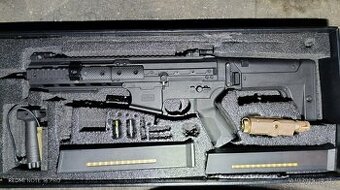 Airsoftové zbraně a vybavení ke zbraním