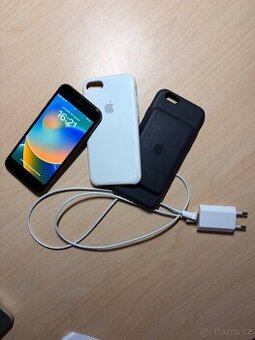 iPhone 8 64GB + originál příslušenství
