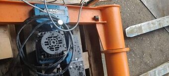 stlpový - montážny žeriav Demag 100 kg