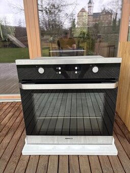 Vestavná trouba Beko