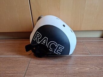 Lyžařská helma dětská