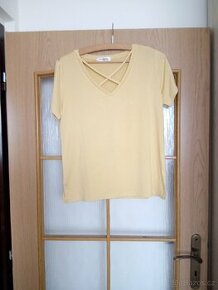 Žluté letní tričko cena 50 Kč velikost L