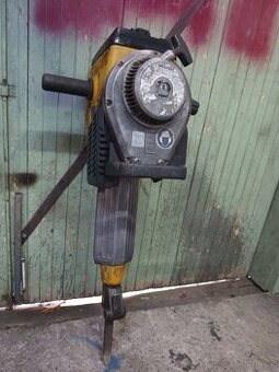 Prodám bourací benzínové kladivo Wacker BH 23