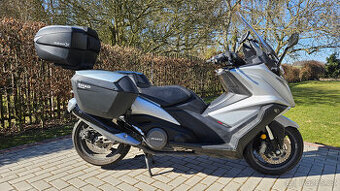 Kymco AK 550