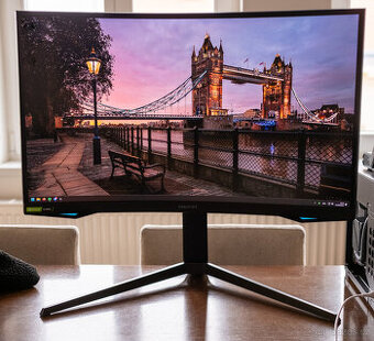 Samsung Odyssey G7 27" | 240 Hz | 2K