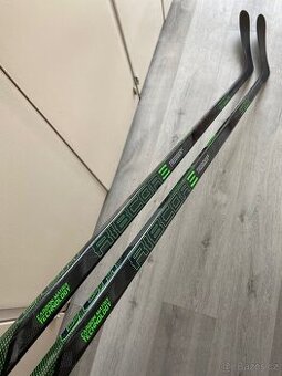 2x hůl CCM Trigger 5 85flex P29 levá ZÁRUKA