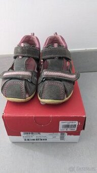 Superfit sandaly 27