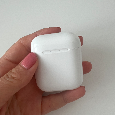 Prodám bezdrátové nabíjecí pouzdro na AirPods