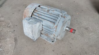 elektromotor patkový 4kW/1400ot./380V