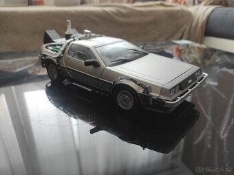 DeLorean DMC-12 1:18 SunStar - 1