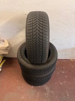Zimní pneumatiky 215/55R16