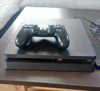 Ps4 Slim +2 ovladace+ 4 hry