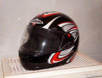 Helma na motorku M motocyklová přilba Caberg vel. M 57-58cm.
