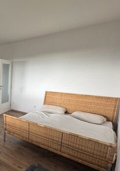 IKEA ratanová manželská postel 160x200