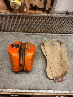 Nádrž + vzpěra Jawa pionýr