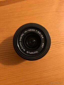M. Zuiko digital 14-42mm F3.5-5.6