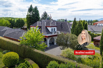 Prodej rodinného domu s krytým bazénem a domem pro hosty