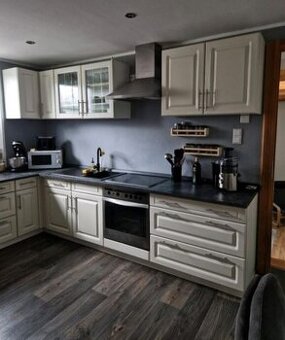 Venkovská kuchyňská linka se spotřebiči,5747