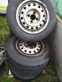 Zimní pneu YOKOHAMA 155/80 R13 + plechové disky - 1