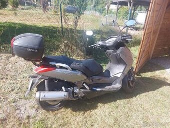Yamaha xmax 125