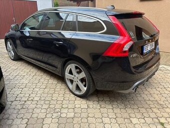 Volvo V60 158kw R-design