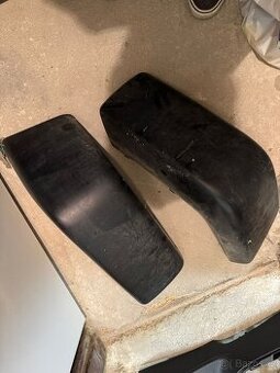 Boční plasty předního nárazníku (LR Discovery 2)