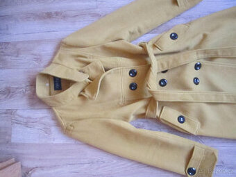 Kabát vel. S/M, pro končící zimu / jaro, sytá medová barva