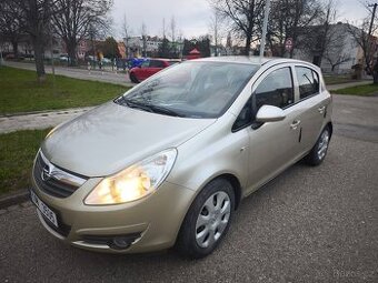 Opel Corsa 1.2i (63 kW) – Unikátní nájezd pouze 35 169 km, p
