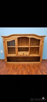 Stylový masivní příborník z borovice.