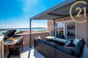 Prodej bytu (50 m2) s terasou a nádherným výhledem na moře -