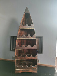 dřevěná loď - originální stojan na lahve vína
