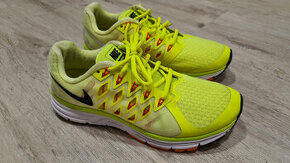 Běžecké boty Nike Vomero 9 velikost 42,5