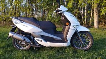 Italský skútr Benelli Zenzero 350, pouze 3500 km