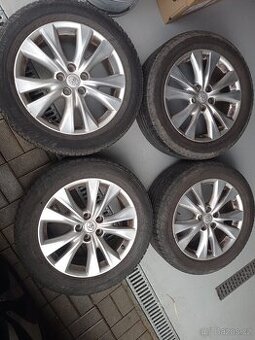 LETNI al kola 18" ORIGINAL TOYOTA RAV 4