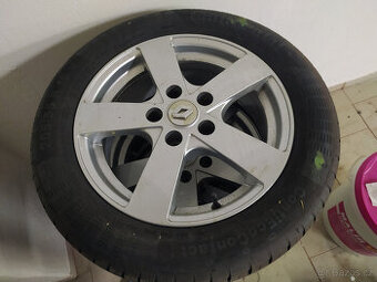 Pěkné kola s letními pneu 5-6mm 205/55 R16 V