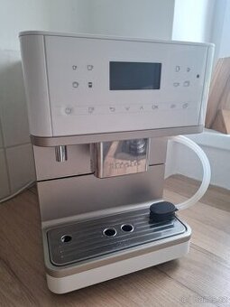 Kavovar MIELE