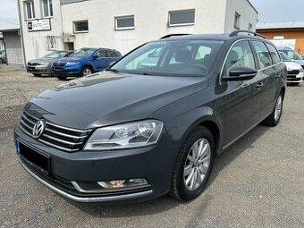 VW PASSAT B7 2.0TDI 103KW DIGI KLIMA VÝHŘEVY SENZORY TAŽNÉ Z