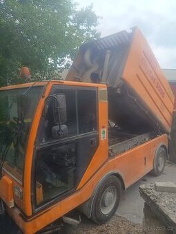 Prodám zametací stroj - 1