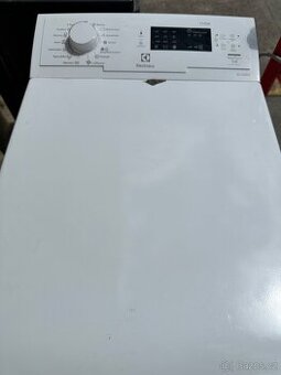 Prodám pračku Elektrolux EWT1062IFW, horní plnění