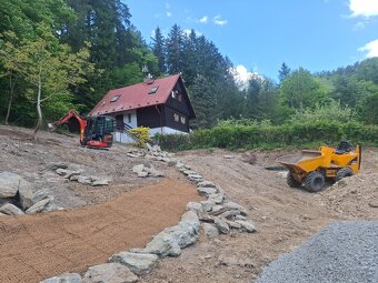 Terenní úpravy-zahradnické služby.