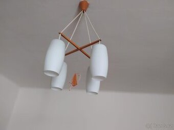 lustr na 4 žárovky