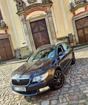 Škoda Superb combi Ambiente manuál