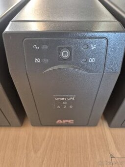 Záložníi zdroj APC SC 620