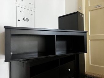 Hemnes IKEA police cernohneda