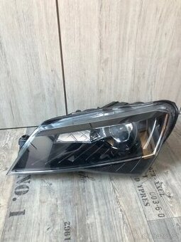 Škoda Superb 3 levé přední světlo