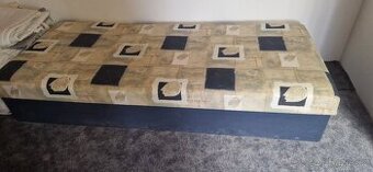 Válenda s úložným prostorem