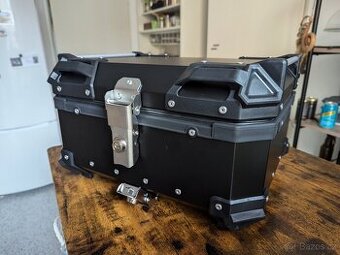 Kufr na motorku Top box 28L + plotna